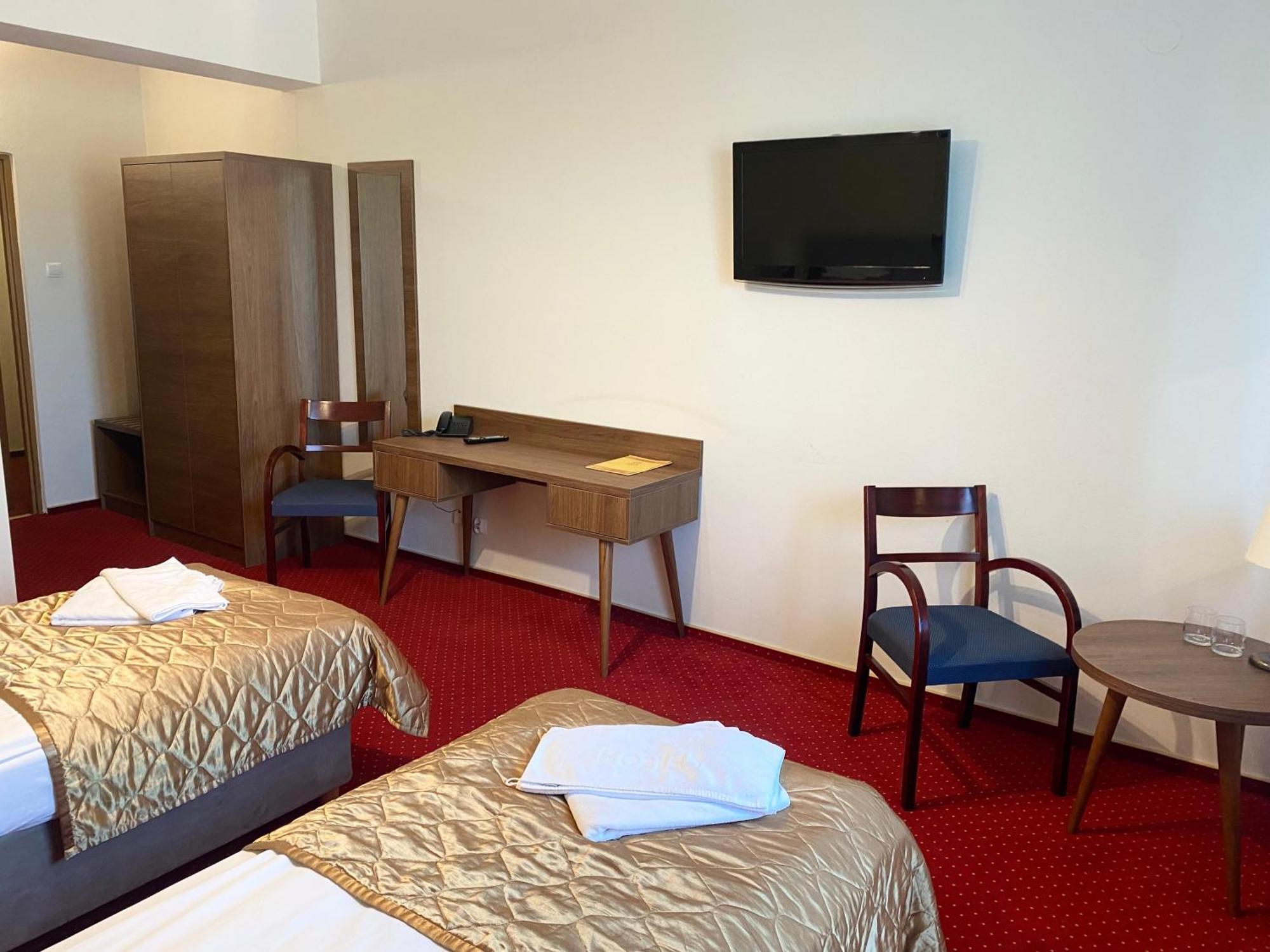 ורשה Hotel Arkadia מראה חיצוני תמונה