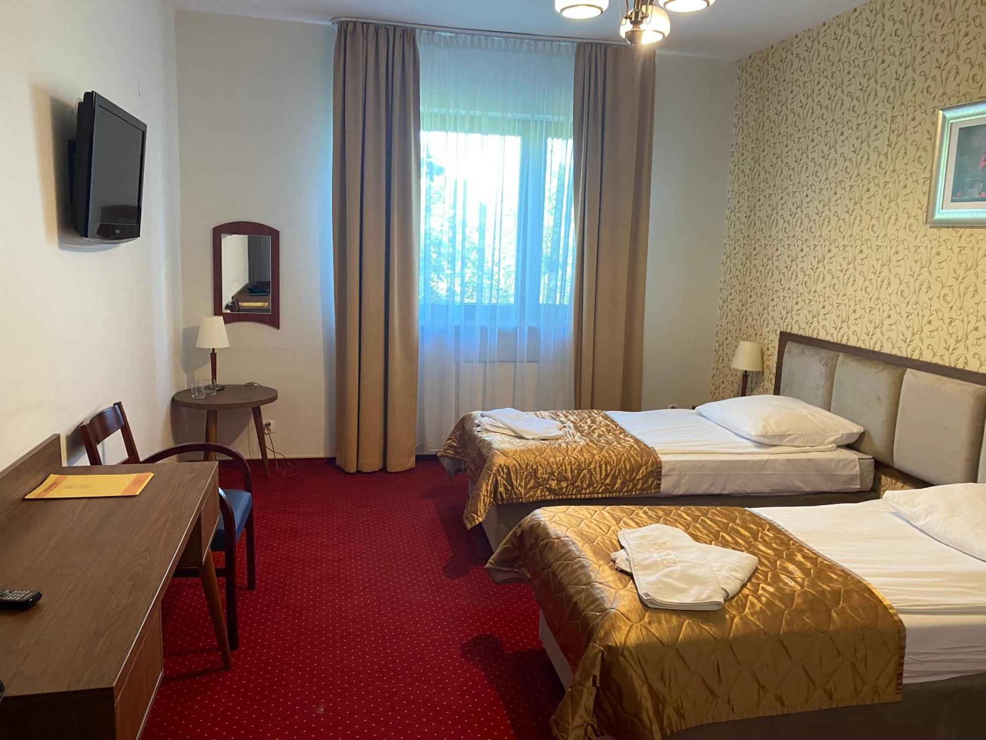 ורשה Hotel Arkadia מראה חיצוני תמונה