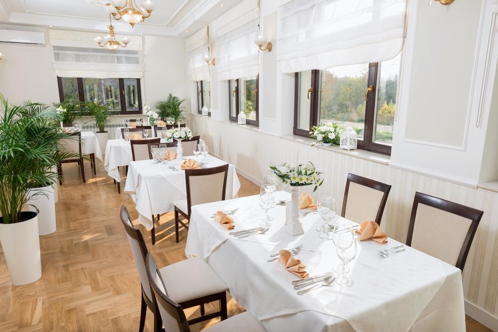 ורשה Hotel Arkadia מראה חיצוני תמונה