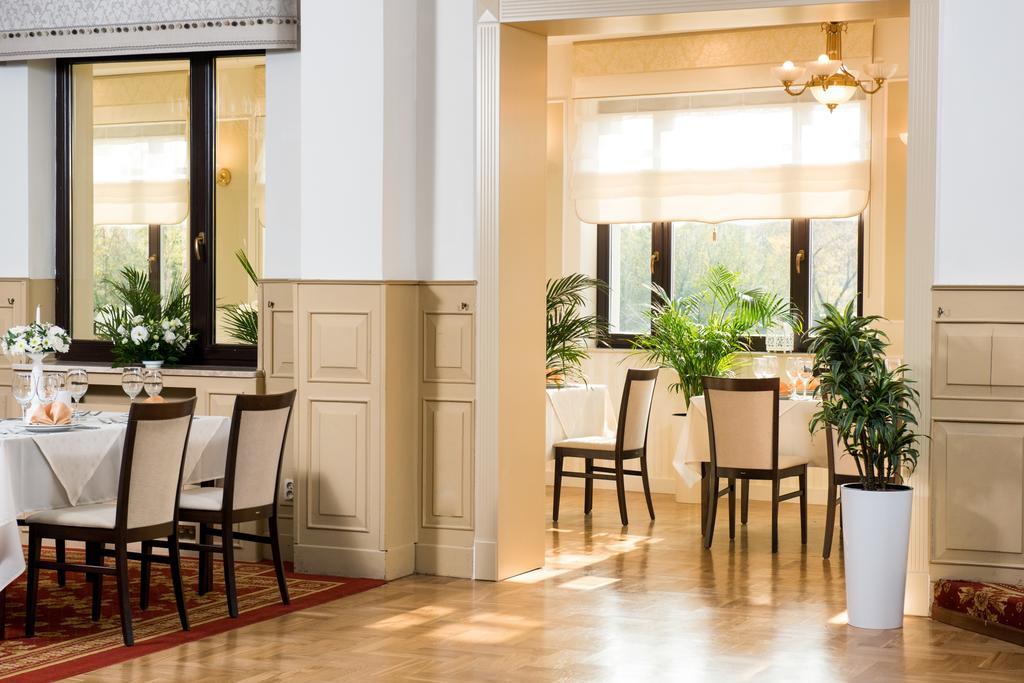 ורשה Hotel Arkadia מראה חיצוני תמונה