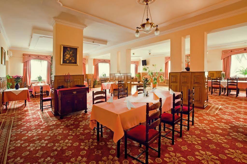ורשה Hotel Arkadia מראה חיצוני תמונה