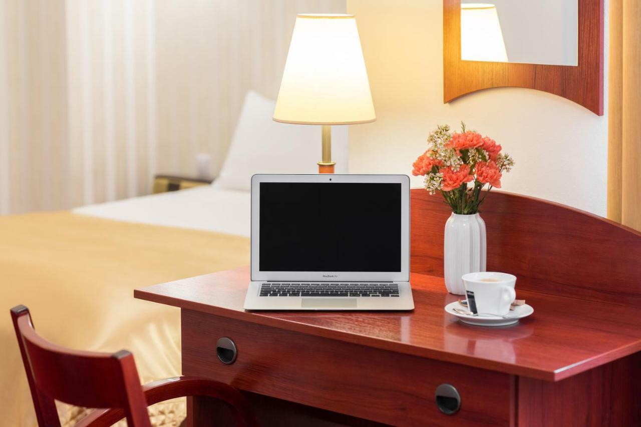 ורשה Hotel Arkadia מראה חיצוני תמונה